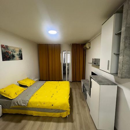 Nicolle Studio 2 Piteşti Eksteriør billede